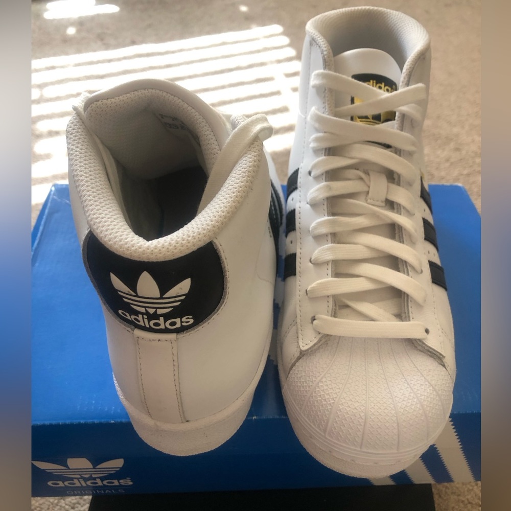 ADIDAS SZ6 HighTop-Shell White Black Stripes